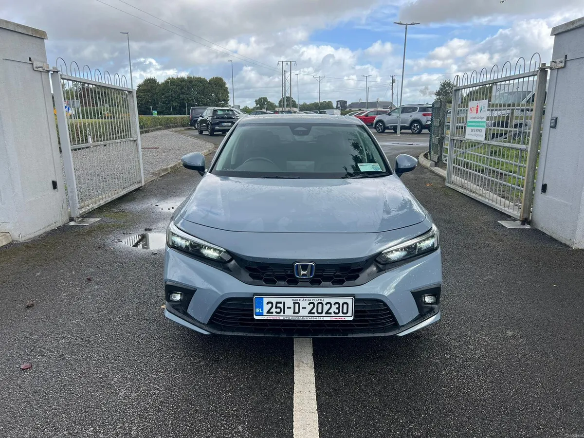 Honda Civic e:HEV Advance 2025 - Image 2