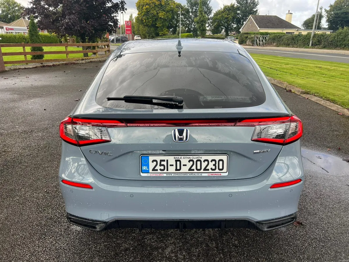 Honda Civic e:HEV Advance 2025 - Image 4