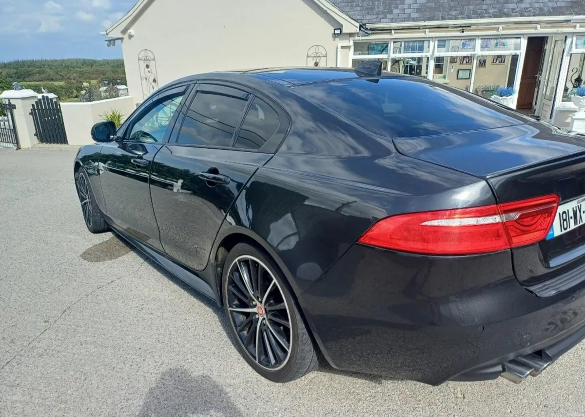 STUNNING **JAGUAR XE R SPORT** - Image 3