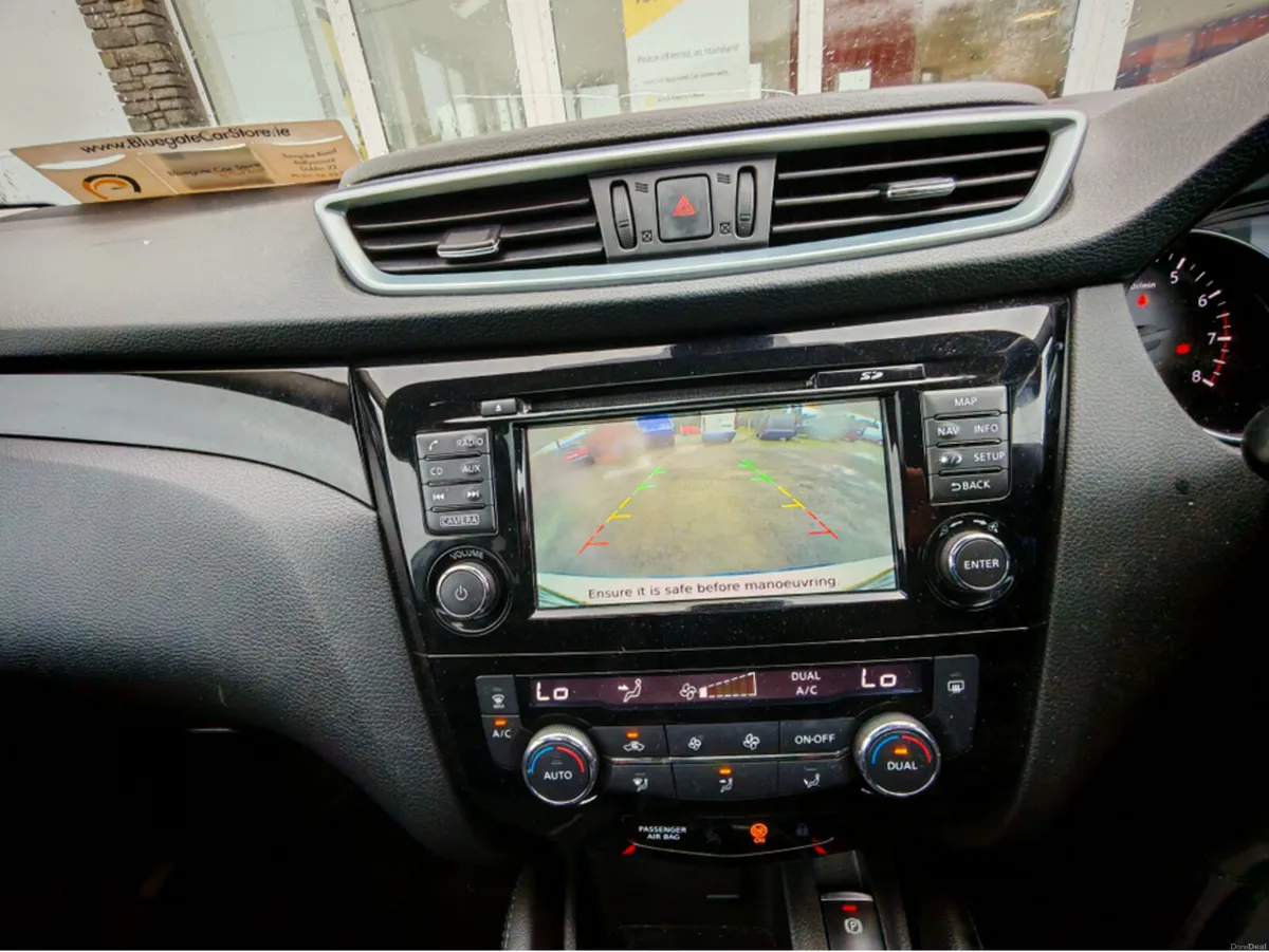 NISSAN QASHQAI 1.2 SV 18 4DR - Image 4