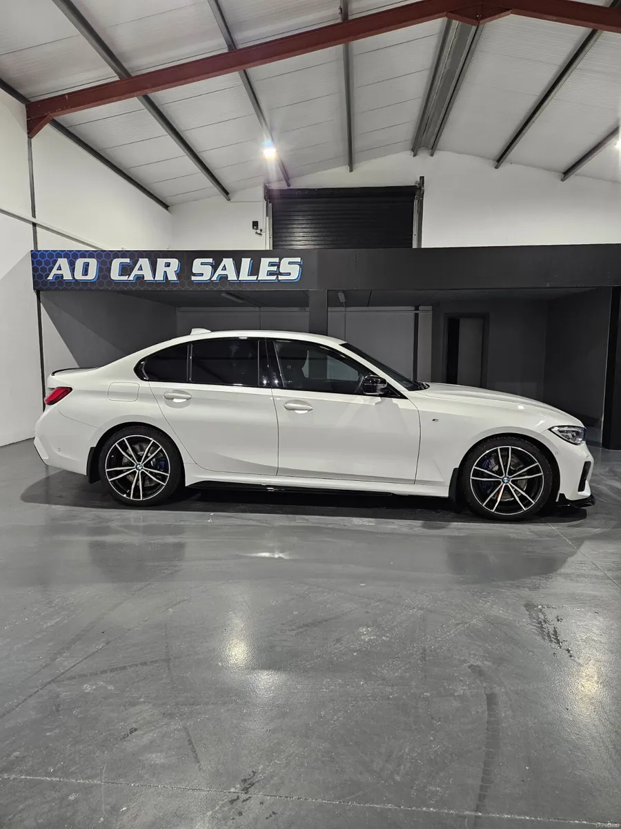 BMW 3-Series 2019 m-sport - Image 4