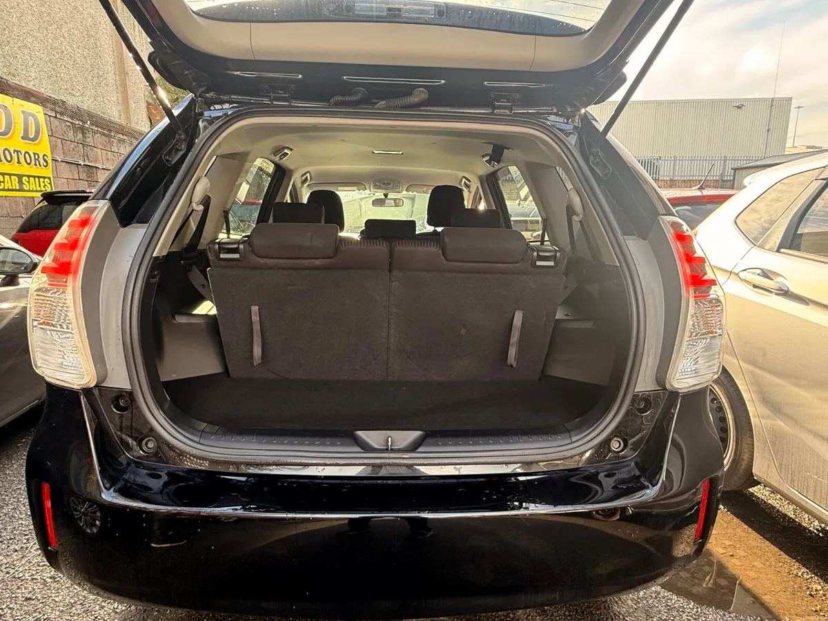 Toyota  Prius  plus 2016 Automatic 7 seater - Image 2