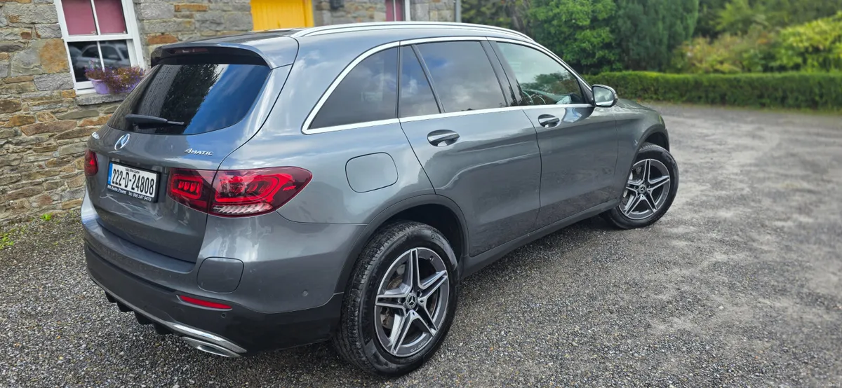 Mercedes-Benz GLC 2022 AMG LINE - Image 4