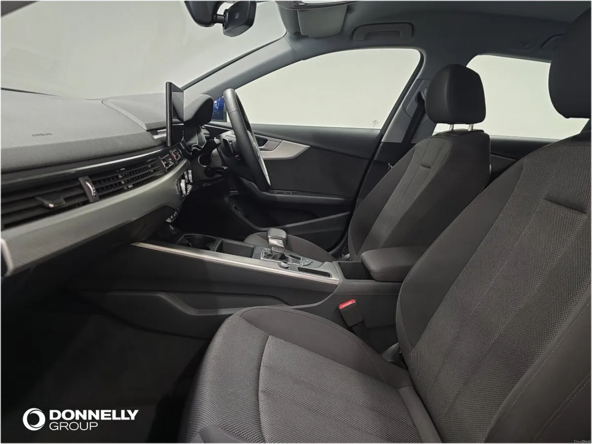 Audi A4 Diesel Avant Technik - Image 4