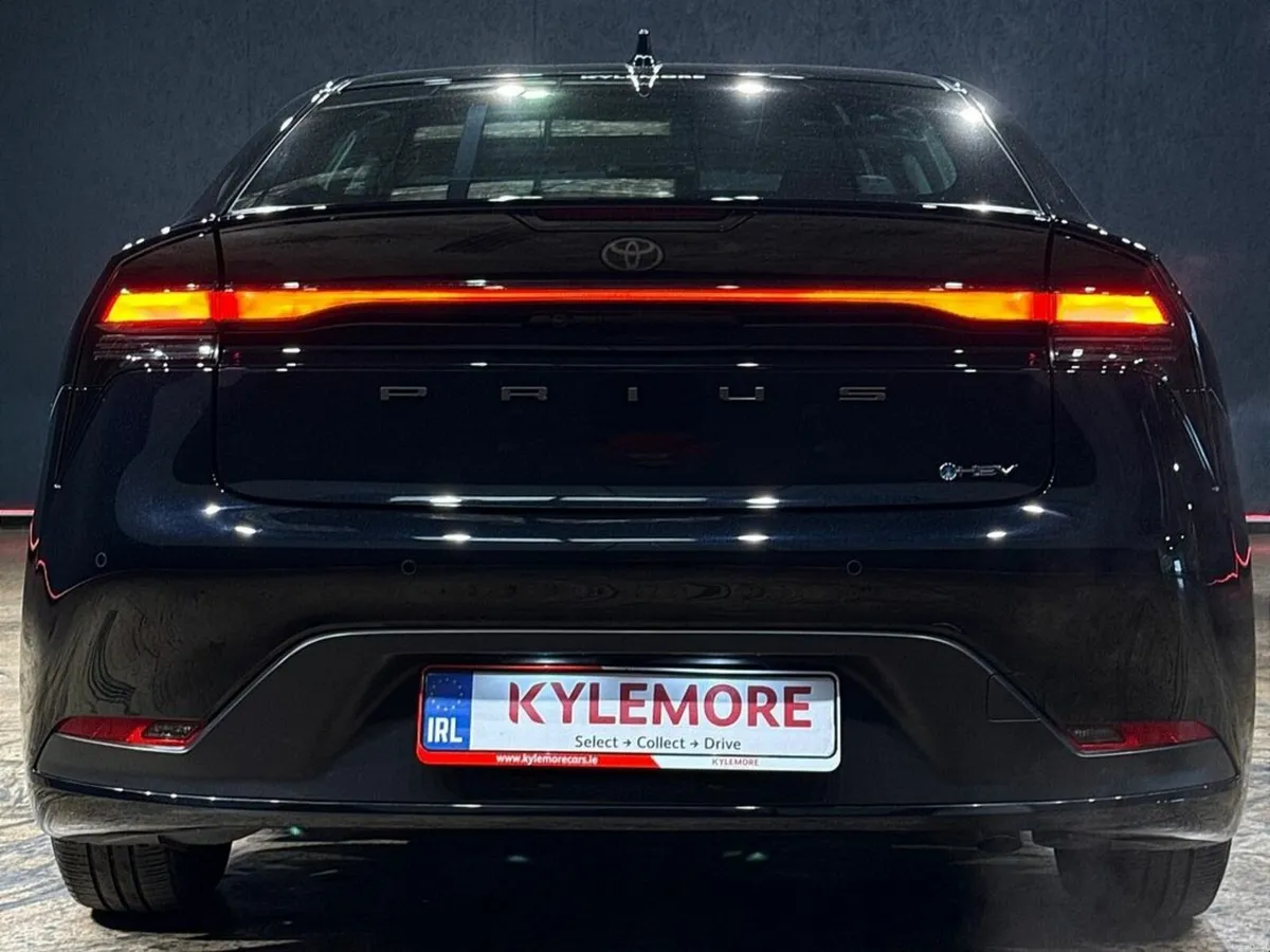 Toyota Prius 1.8 AUTOMATIC HYBRID - FACELIFT MODEL - Image 4