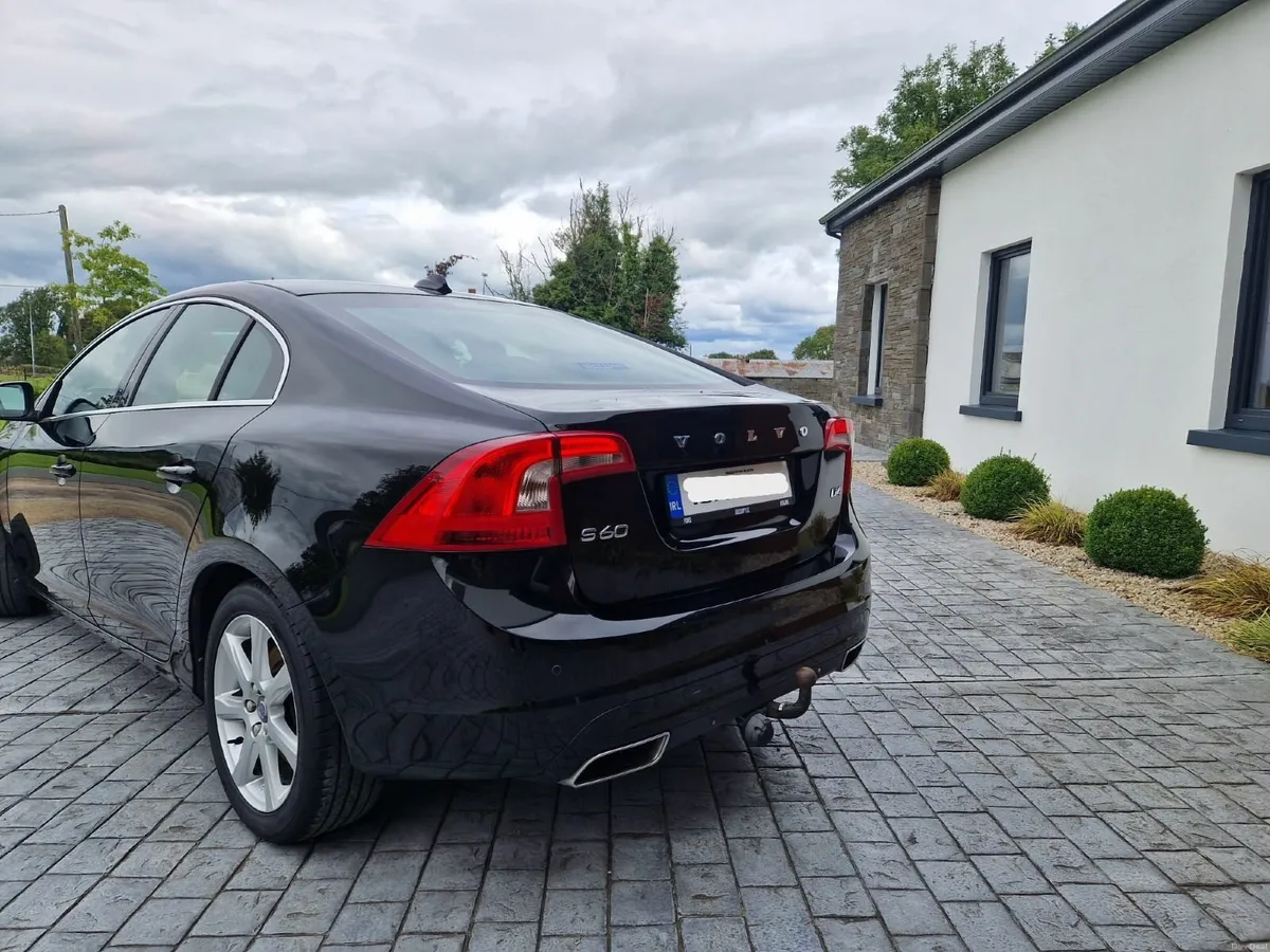 VOLVO S60 DIESEL, SALOON, D4 (190HP), SE LUX 4DR - Image 2