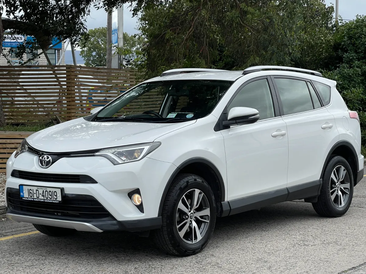 2016 Toyota RAV4..LOW MILES..2 KEYS - Image 3