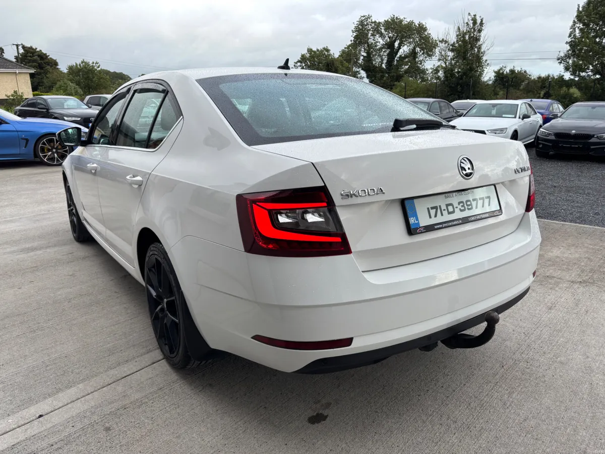 STUNNING 2017 SKODA OCTAVIA STYLE - Image 4