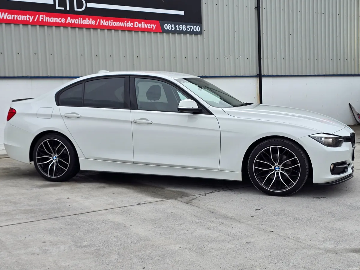 BMW 3-Series 2013 factory sport low miles - Image 4