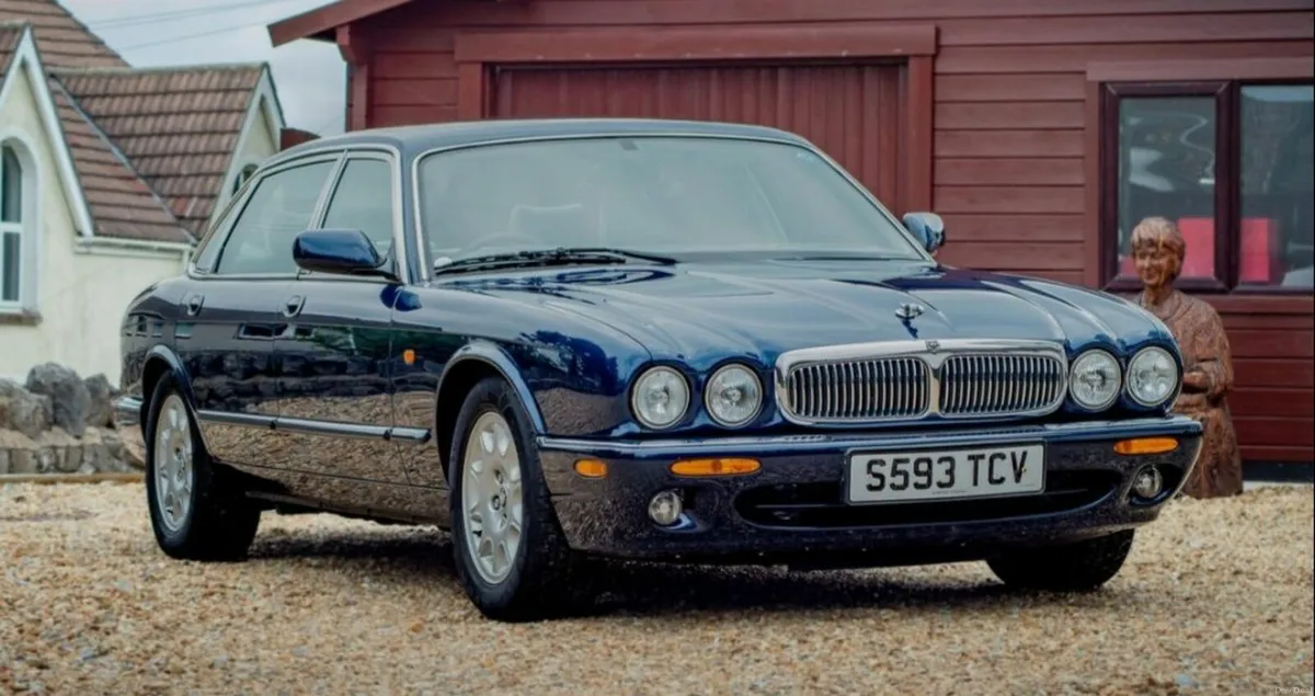 Jaguar XJ8 - Image 4