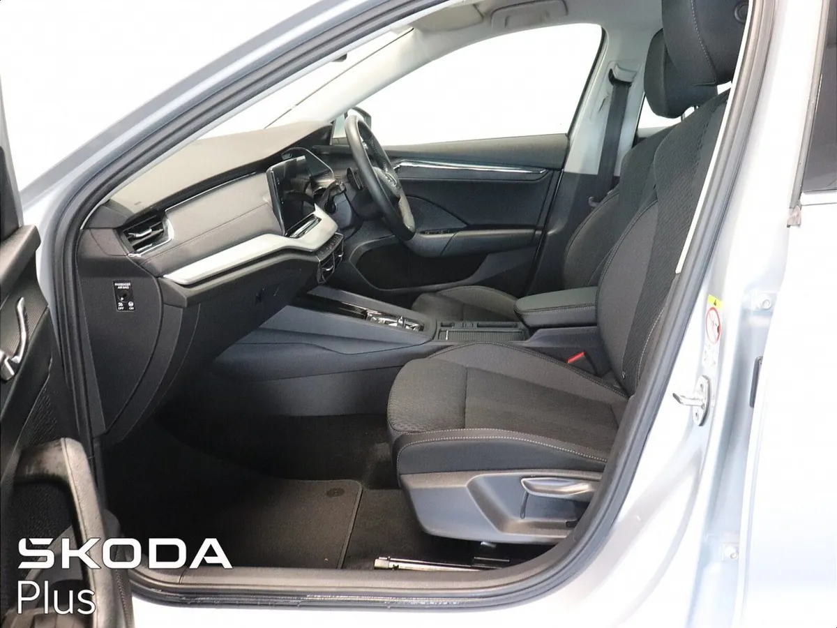 Skoda Octavia 2.0 TDI DSG STYLE - Image 4