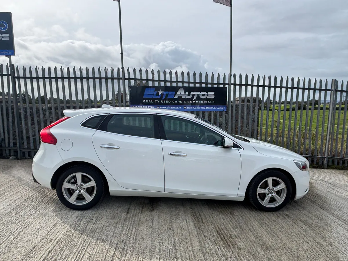 Volvo V 40 T4 1.6 Automatic 2014 - Image 3