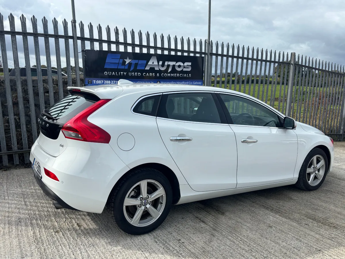 Volvo V 40 T4 1.6 Automatic 2014 - Image 4