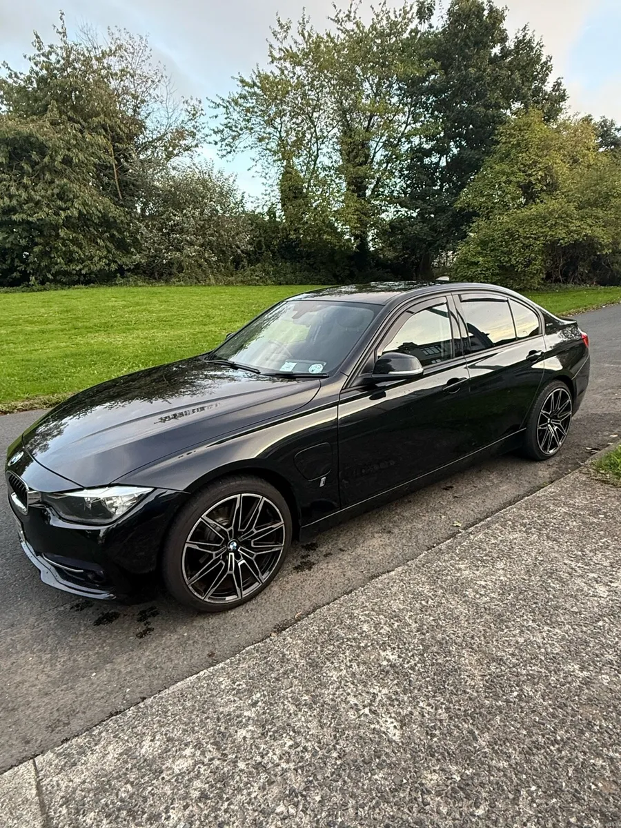 BMW 330 F30E Sport - Image 1