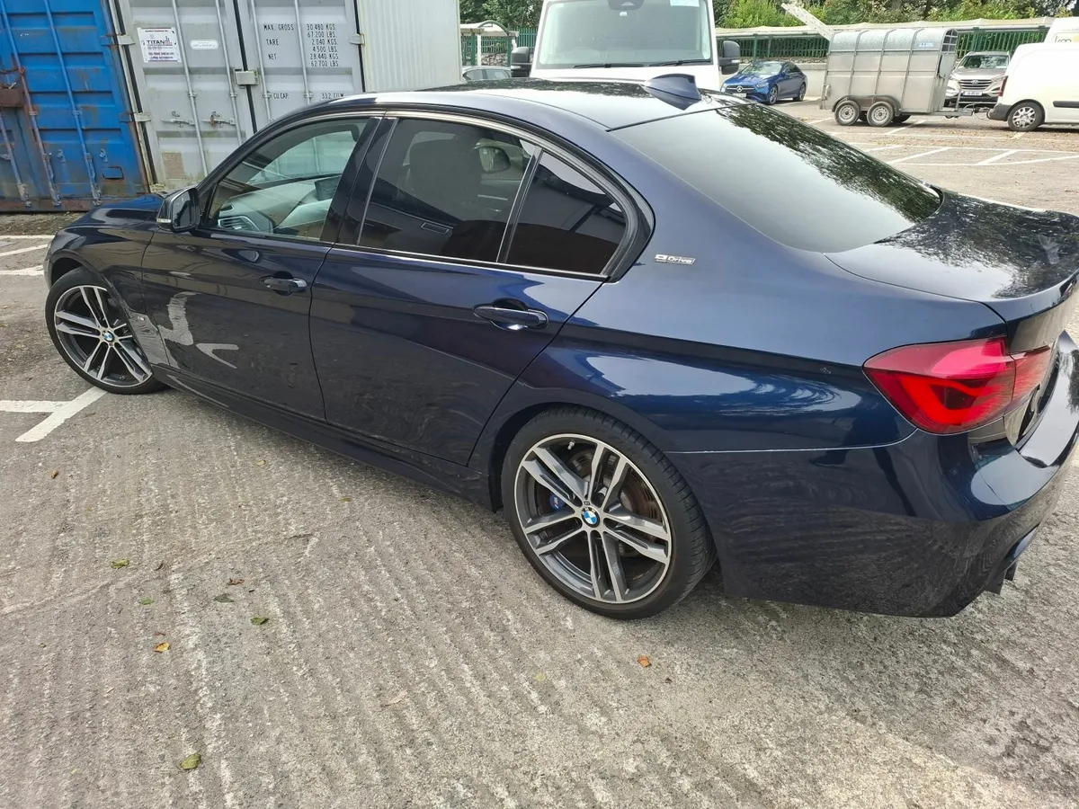 BMW 330e M Sport Shadow Edition 2018 - Image 4