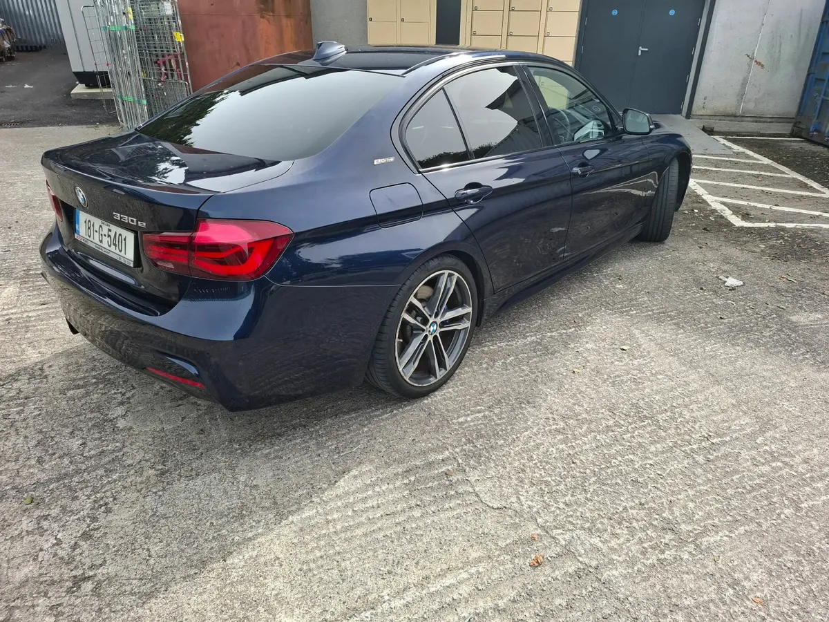 BMW 330e M Sport Shadow Edition 2018 - Image 2