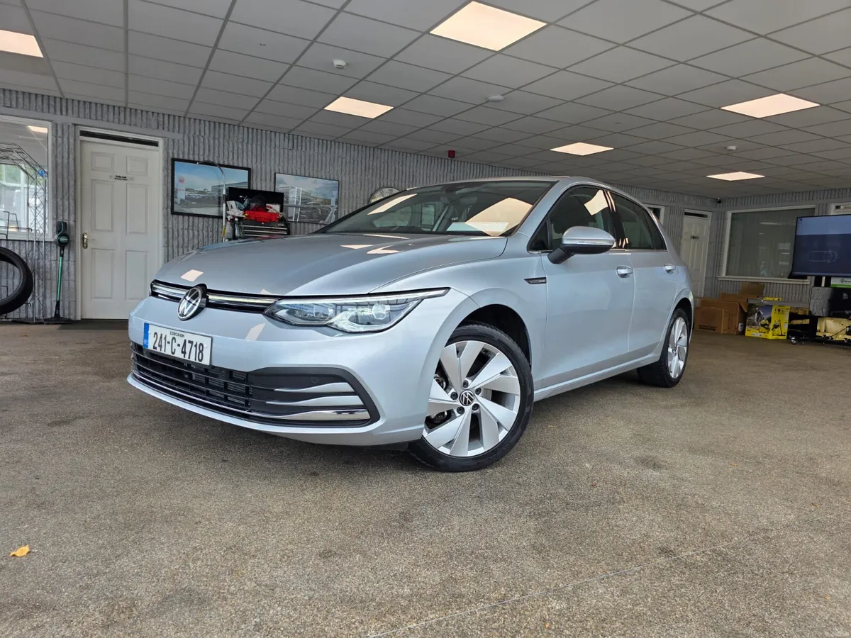 Volkswagen Golf Style 2.0 TDI  2024 - Image 1