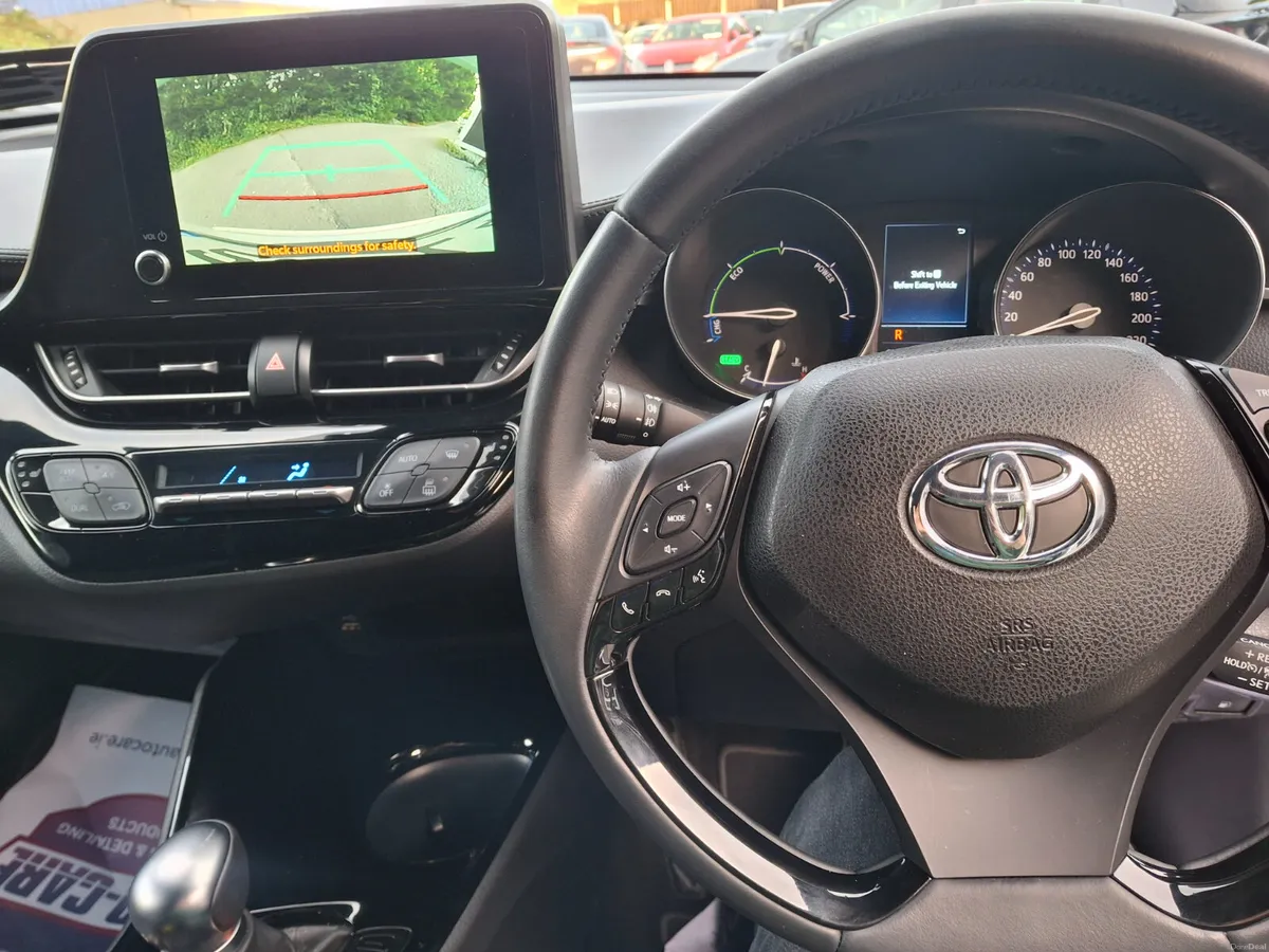 TOYOTA CHR 2023 SPORT 1.8 PETROL HYBRID - Image 2