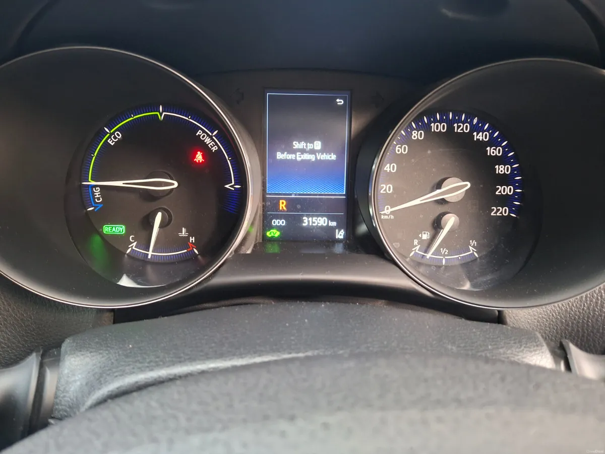 TOYOTA CHR 2023 SPORT 1.8 PETROL HYBRID - Image 3