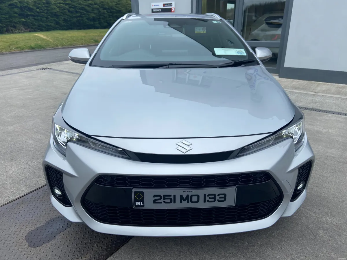 Suzuki Swace 1.8 Hybrid SZ-T CVT - Image 3