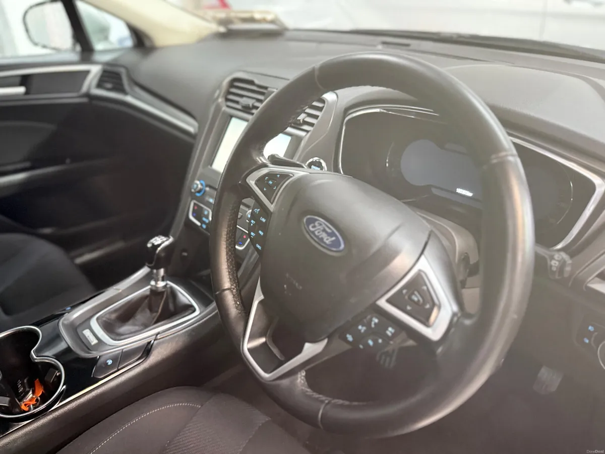 Ford Mondeo 2015. 2.0TDCI  TITANIUM - Image 3