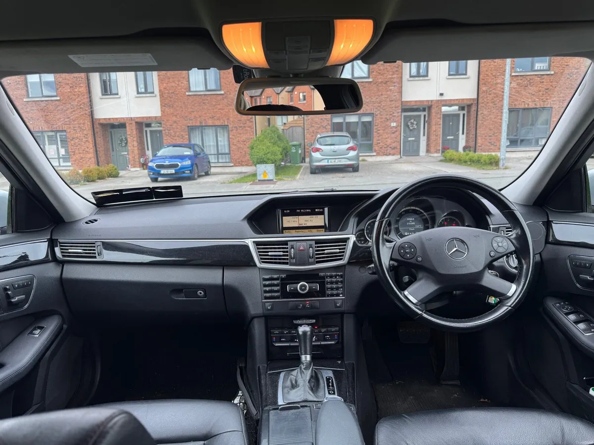 Mercedes-Benz E250 Avantgarde Estate - Image 4
