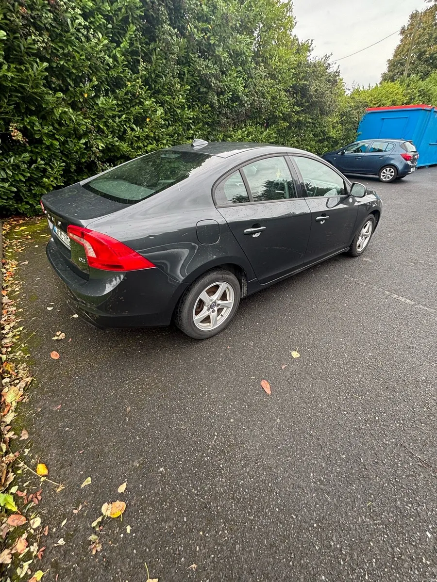Volvo S60 2.0 Diesel Auto NCT 5/26 €190 Tax - Image 3