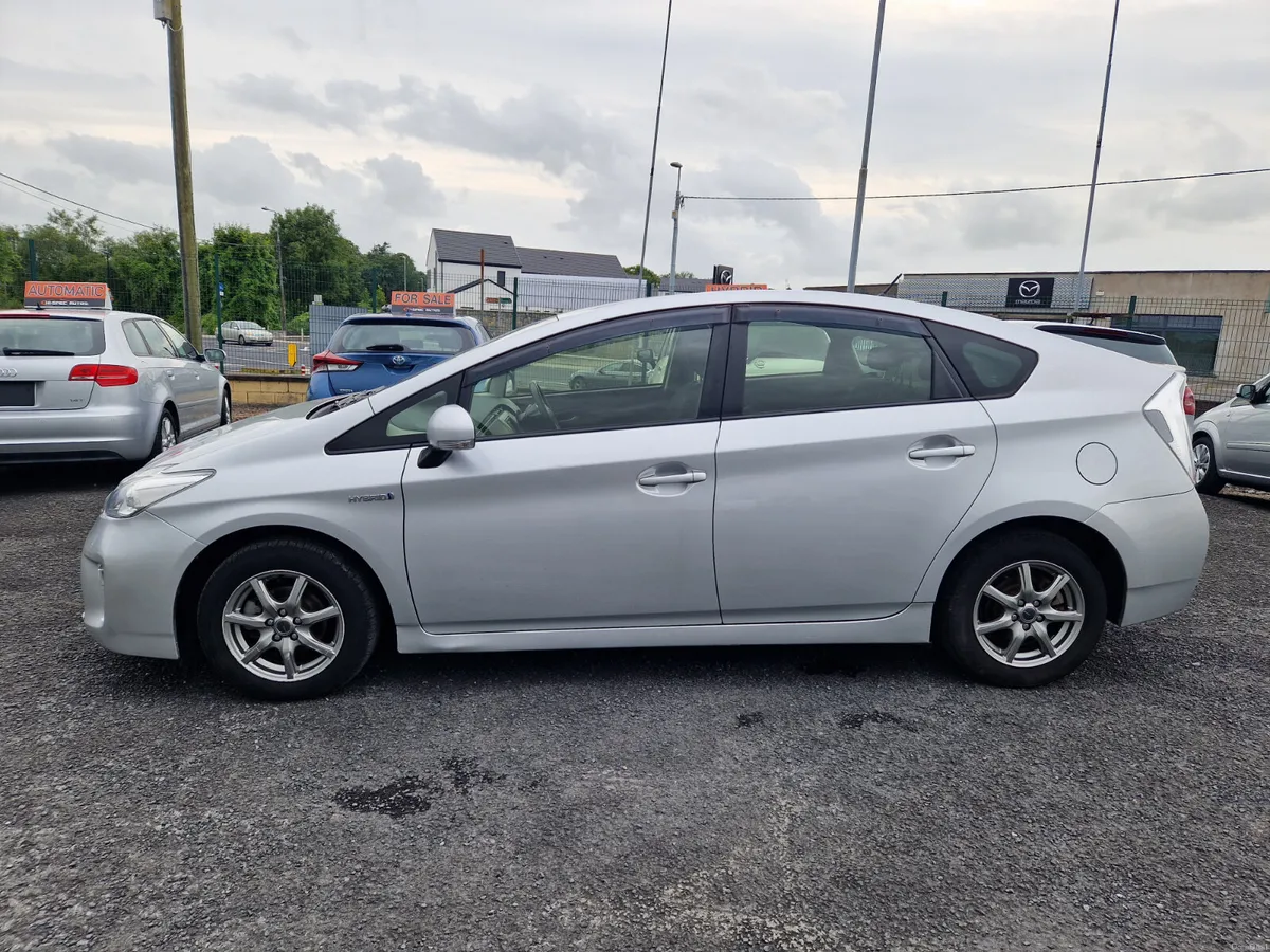 2014 Toyota Prius 1.8 VVTI Hybrid - Image 2