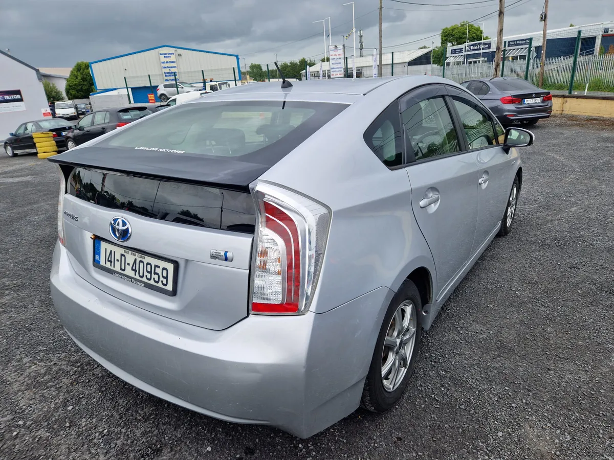 2014 Toyota Prius 1.8 VVTI Hybrid - Image 5