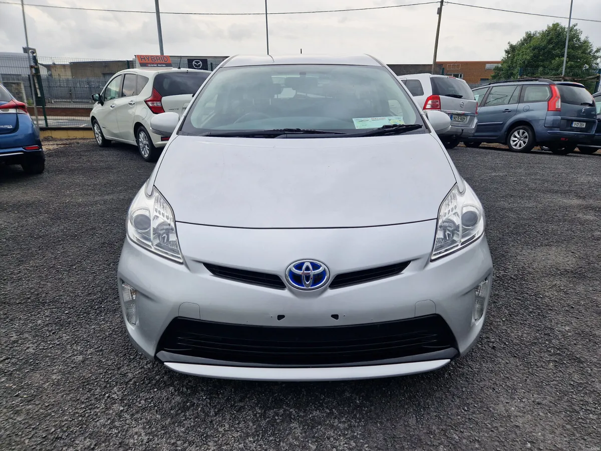 2014 Toyota Prius 1.8 VVTI Hybrid - Image 3