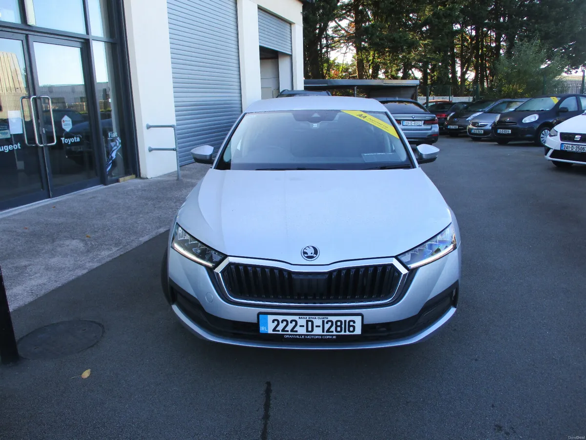 Skoda Octavia 2.0TDI Ambition  2022 - Image 2