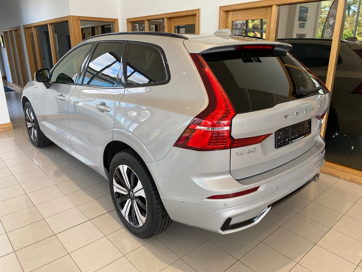 Volvo XC60 2023 - Image 4
