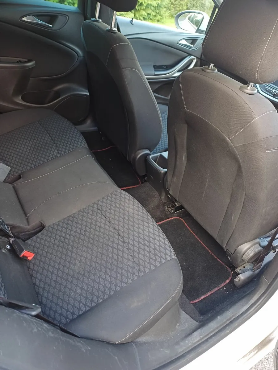 Vauxhall Astra 2018 - Image 2
