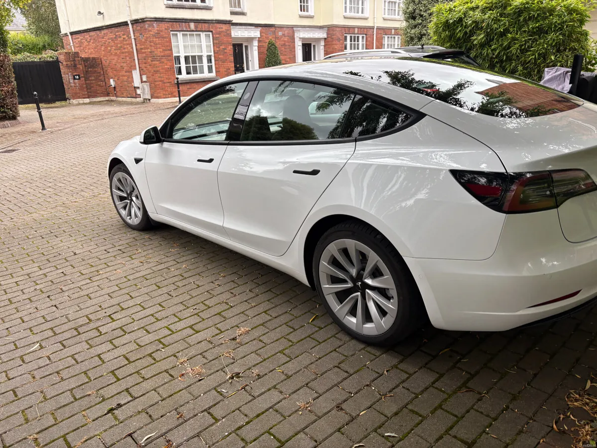 2021 Tesla Model 3 Standard + Upgraded Alloys FSD - Image 4