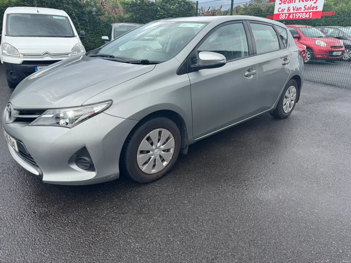 Toyota Auris 2013 - Image 6