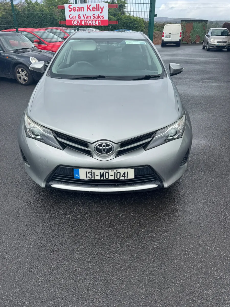 Toyota Auris 2013 - Image 1