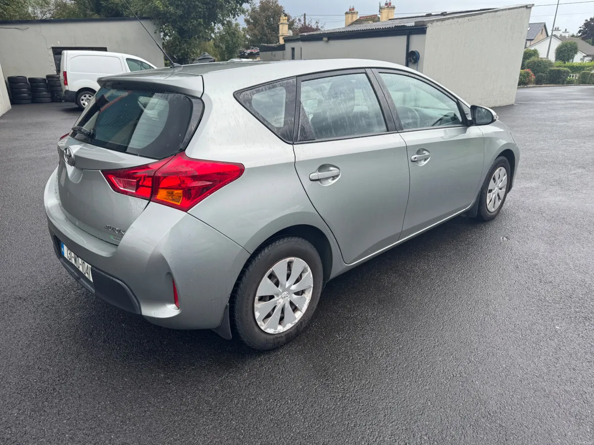 Toyota Auris 2013 - Image 3