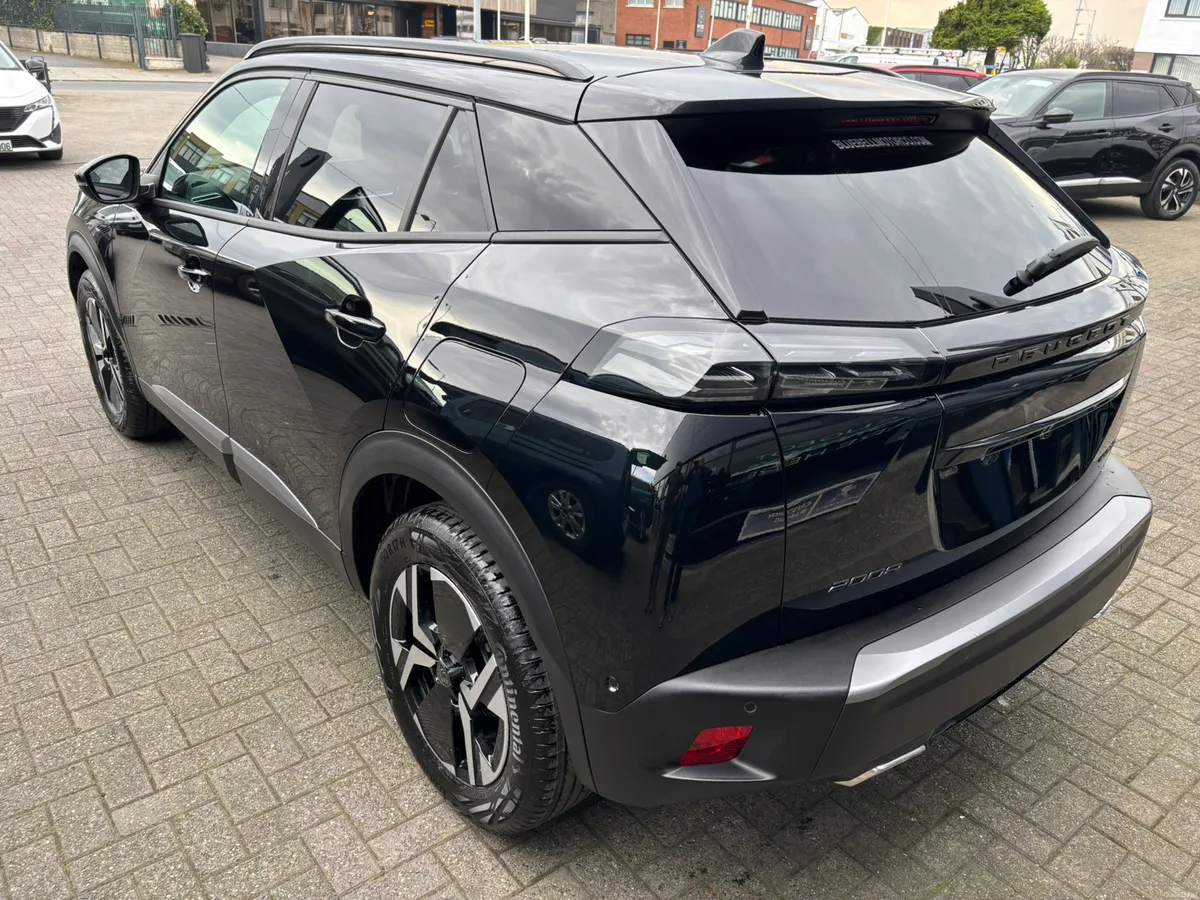 NEW Peugeot 2008 hybrid - Image 5