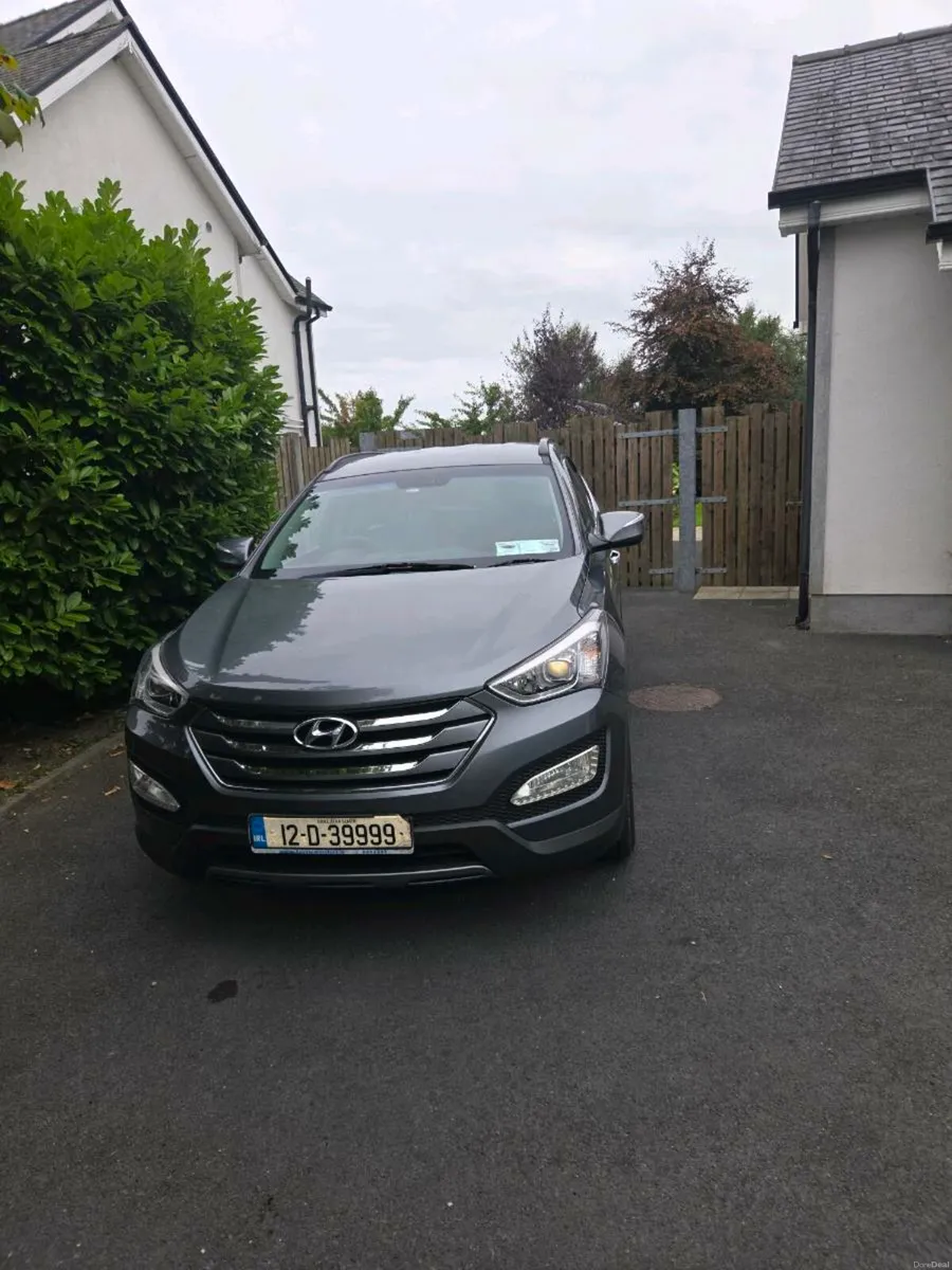 Hyundai santa fe 4wd clean.  13 months nct - Image 2