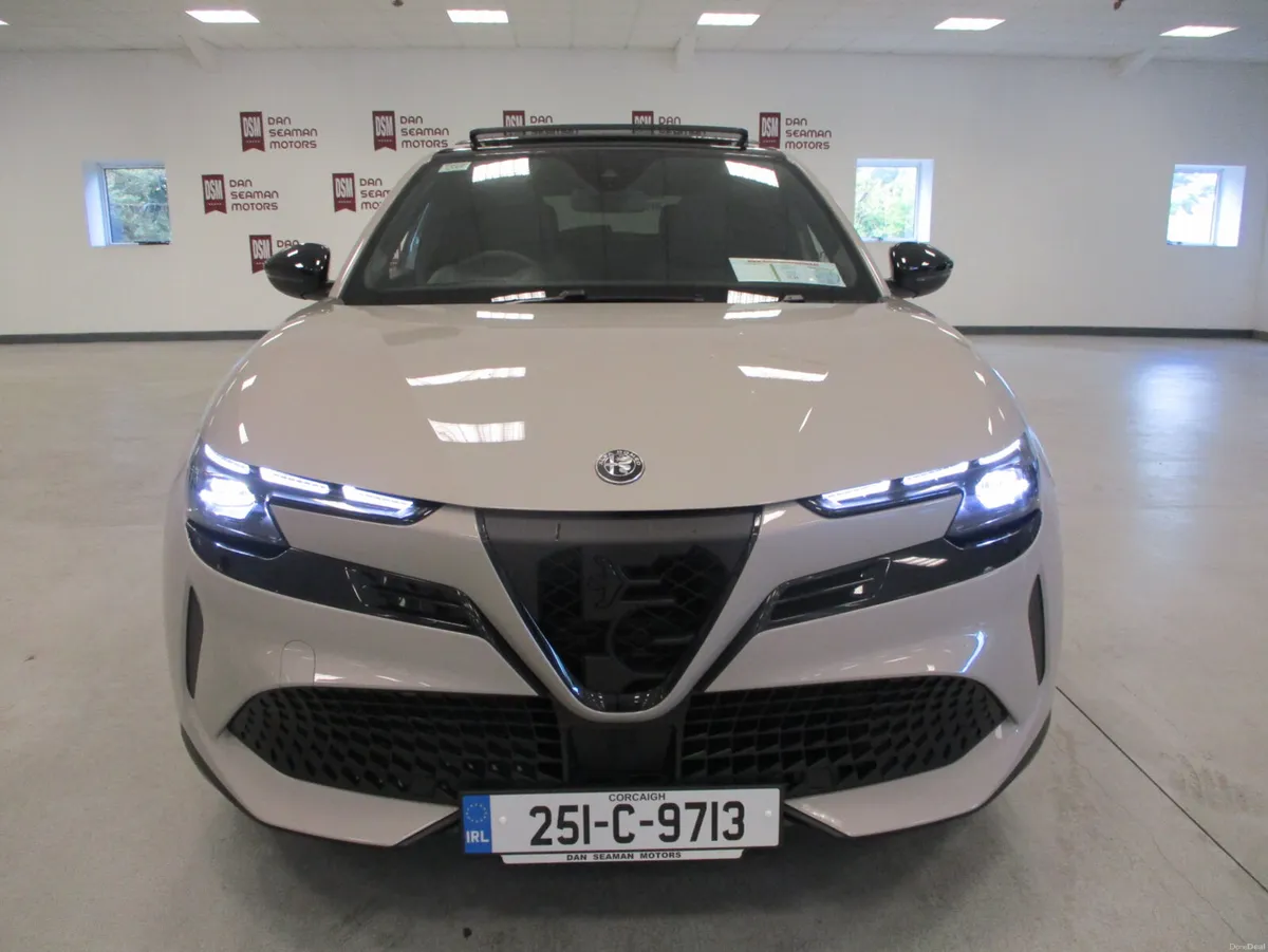 Alfa Romeo Junior  SPECIALE EV 2025 - Image 3