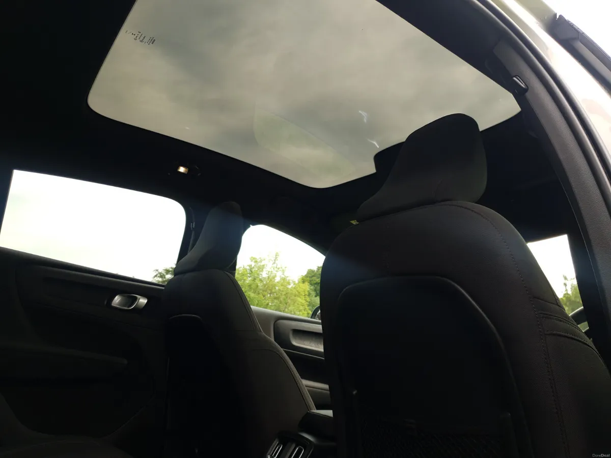 Volvo C40 2023 - Image 4