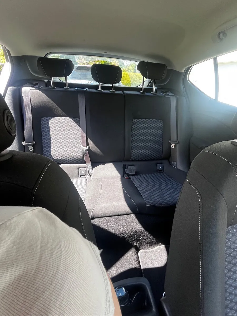 Opel Astra 2021 - Image 3