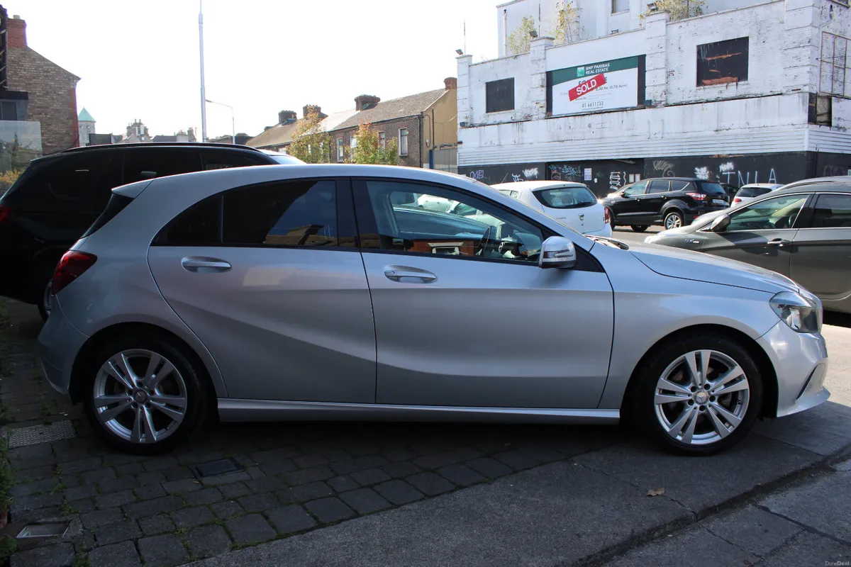 Mercedes-Benz A-Class A200d SPORT 2017 AUTOMATIC - Image 3