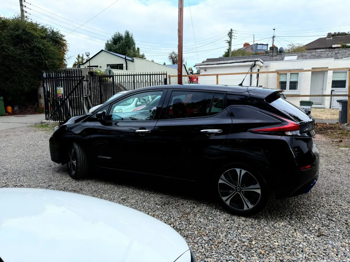 NISSAN LEAF 40KWH N-CONNECTA (6.6KC) Hatchback - Image 4