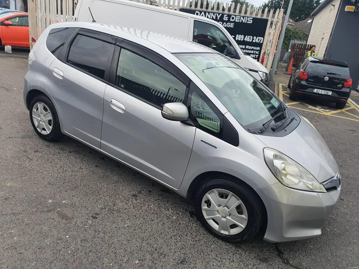 Honda Fit 2012 hybrid nct and tax - Image 2