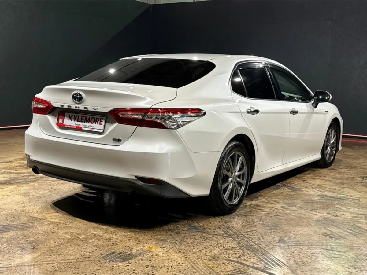 Toyota Camry 2.5 AUTOMATIC HYBRID - CRUISE CONTROL - Image 4