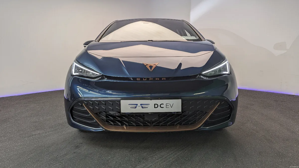 Cupra Born V2  Head-Up Display  19" Alloys - Image 6