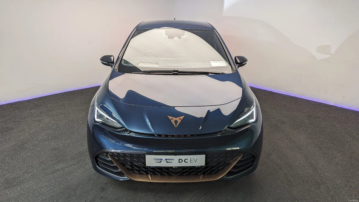 Cupra Born V2  Head-Up Display  19" Alloys - Image 4