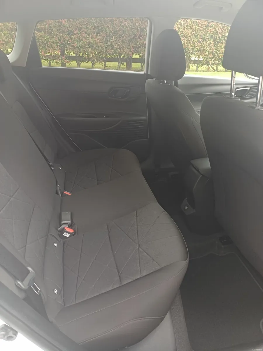 Hyundai Bayon Executive 5DR 2 Tone Roof 2024 - Image 4