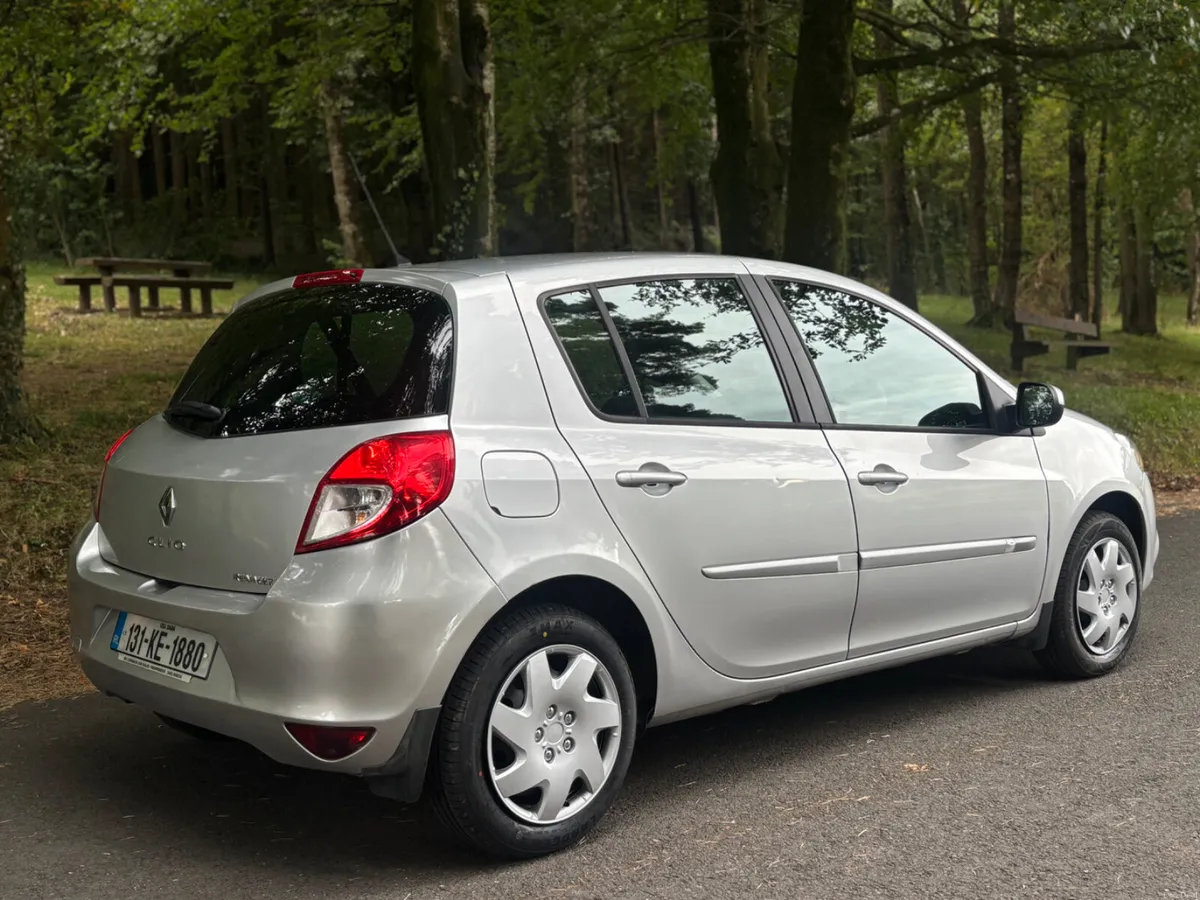 2013 Renault Clio 1.2 16V 75 EXPRESSION - Image 4